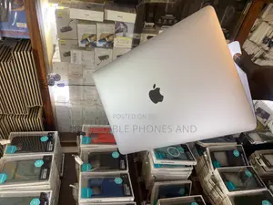 Laptop Apple MacBook Pro 2020 8GB Apple M1 SSD 256GB
