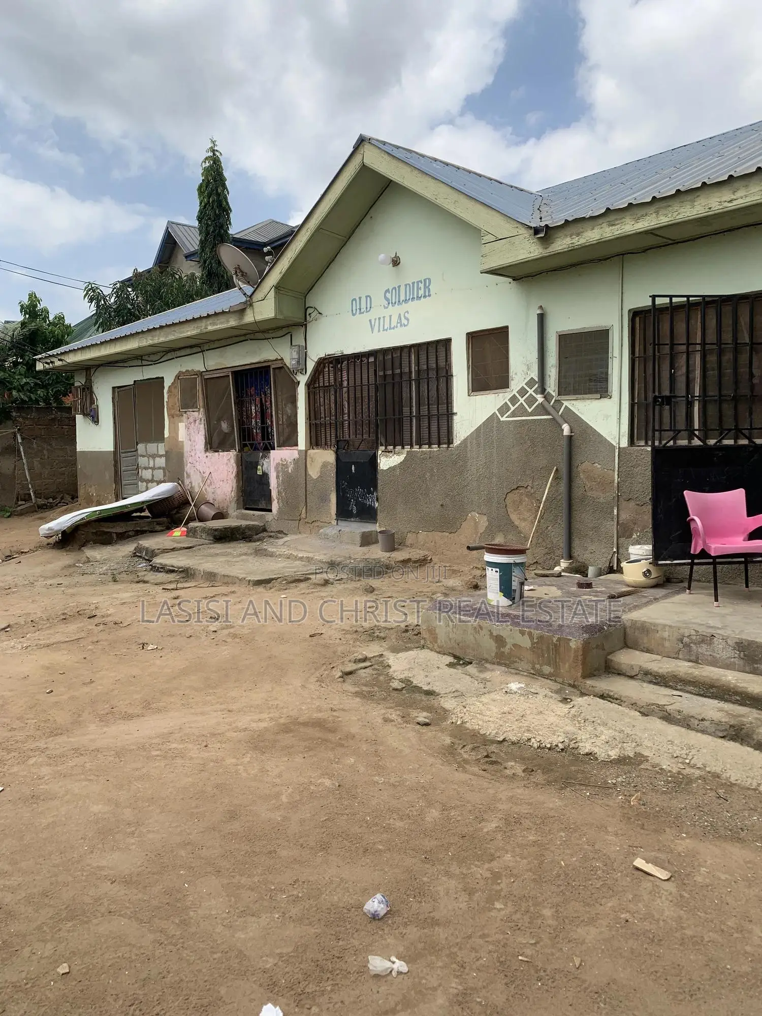 5bdrm Apartment in Lasisi And Christ, Amasaman for sale