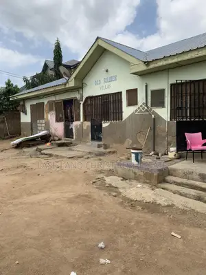 5bdrm Apartment in Lasisi And Christ, Amasaman for sale
