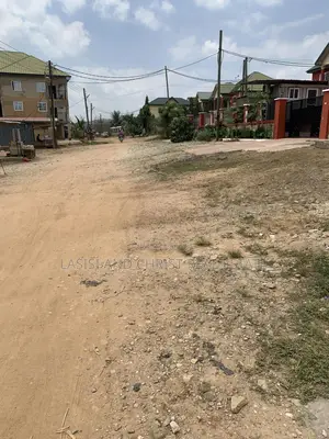 5bdrm Apartment in Lasisi And Christ, Amasaman for sale