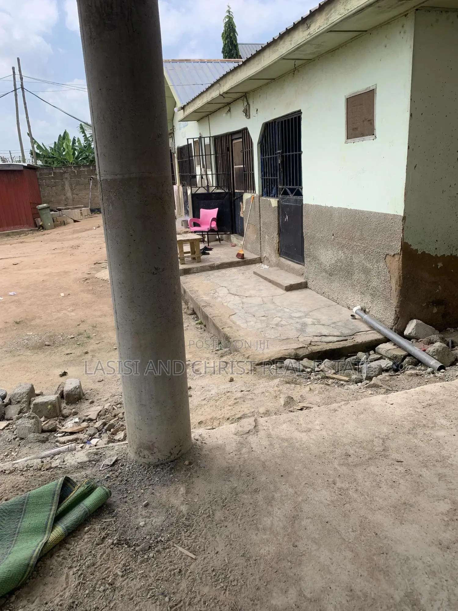 5bdrm Apartment in Lasisi And Christ, Amasaman for sale