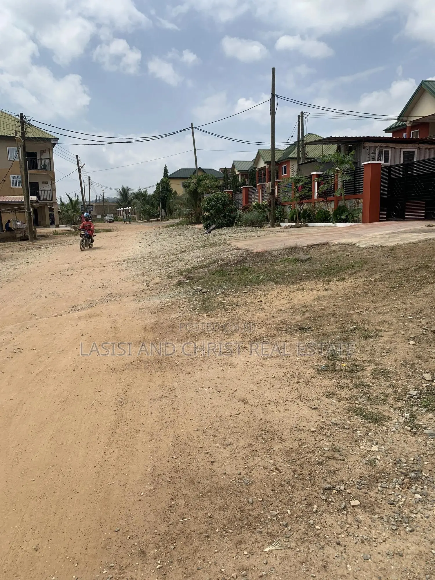 5bdrm Apartment in Lasisi And Christ, Amasaman for sale
