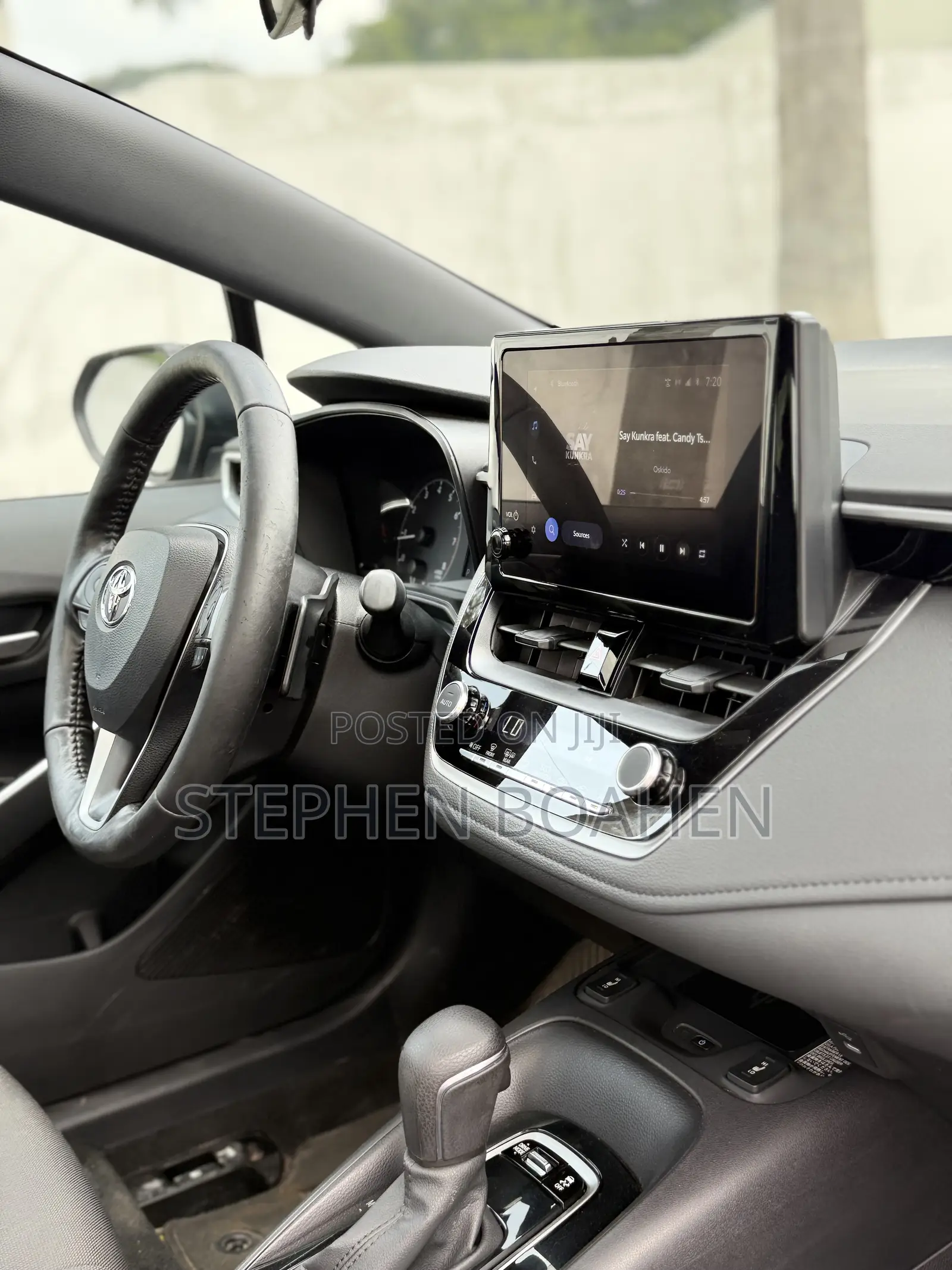 Toyota Corolla 2024 Gray