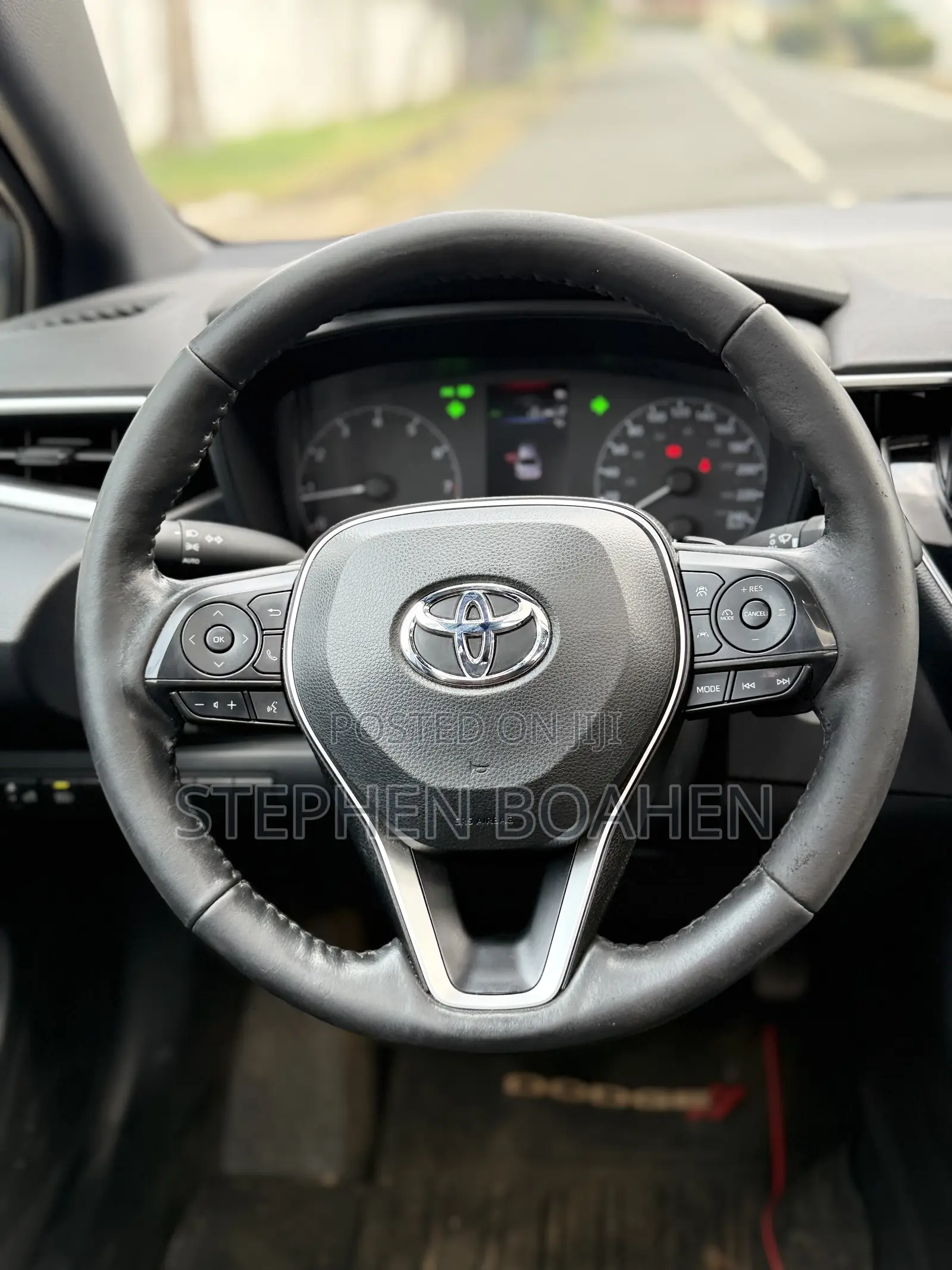 Toyota Corolla 2024 Gray