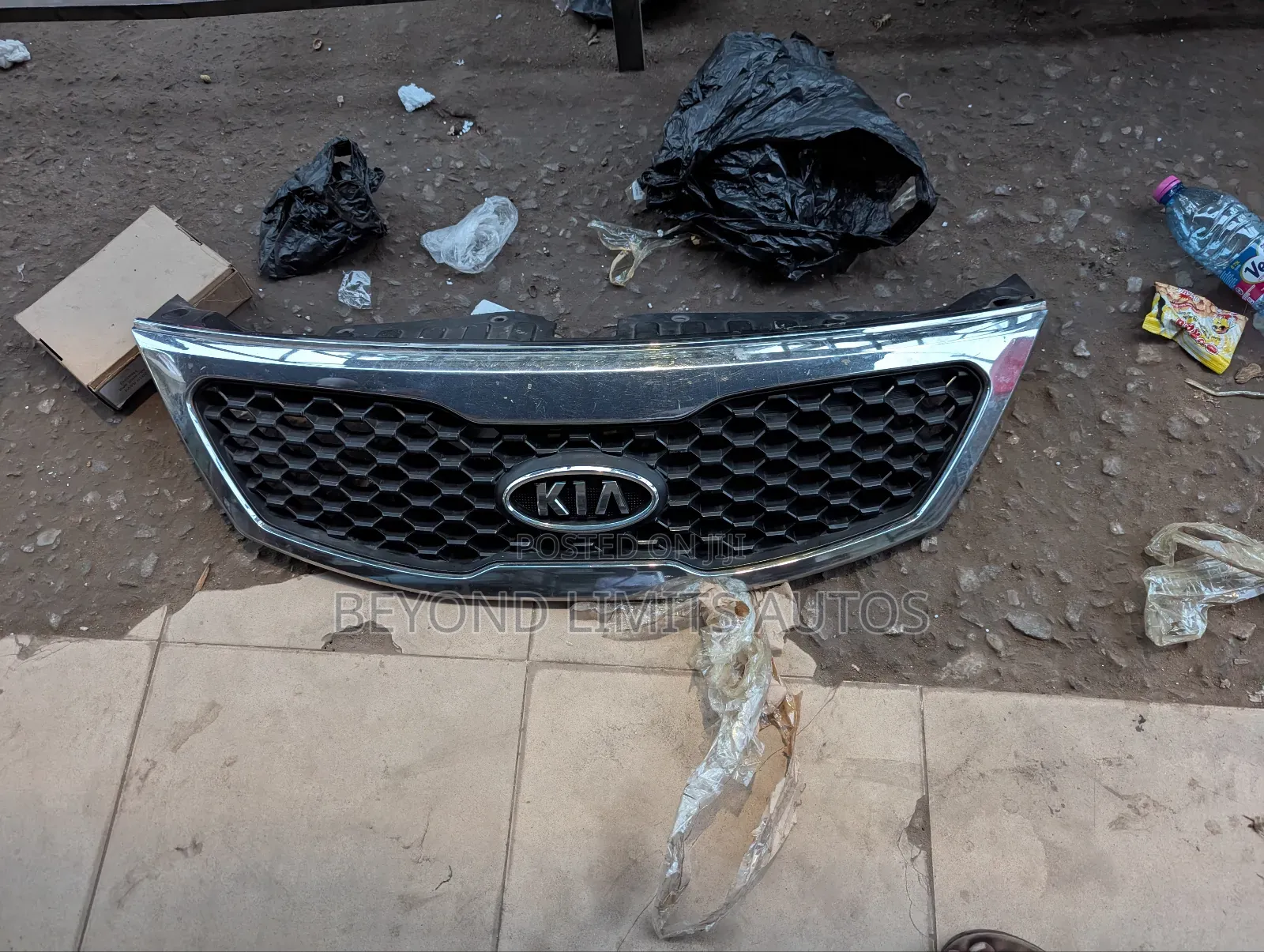 Kia Sorento 2015,2016,2017,2018 Top/Front Grille/Shell