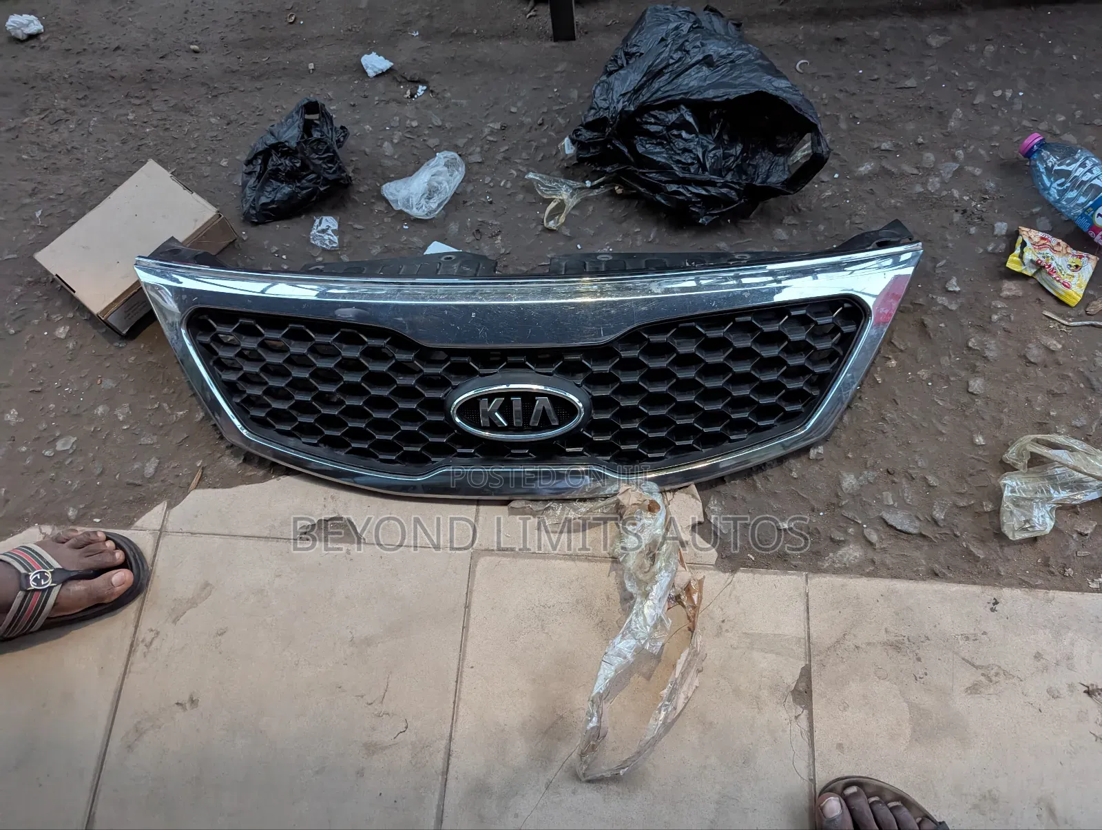 Kia Sorento 2015,2016,2017,2018 Top/Front Grille/Shell