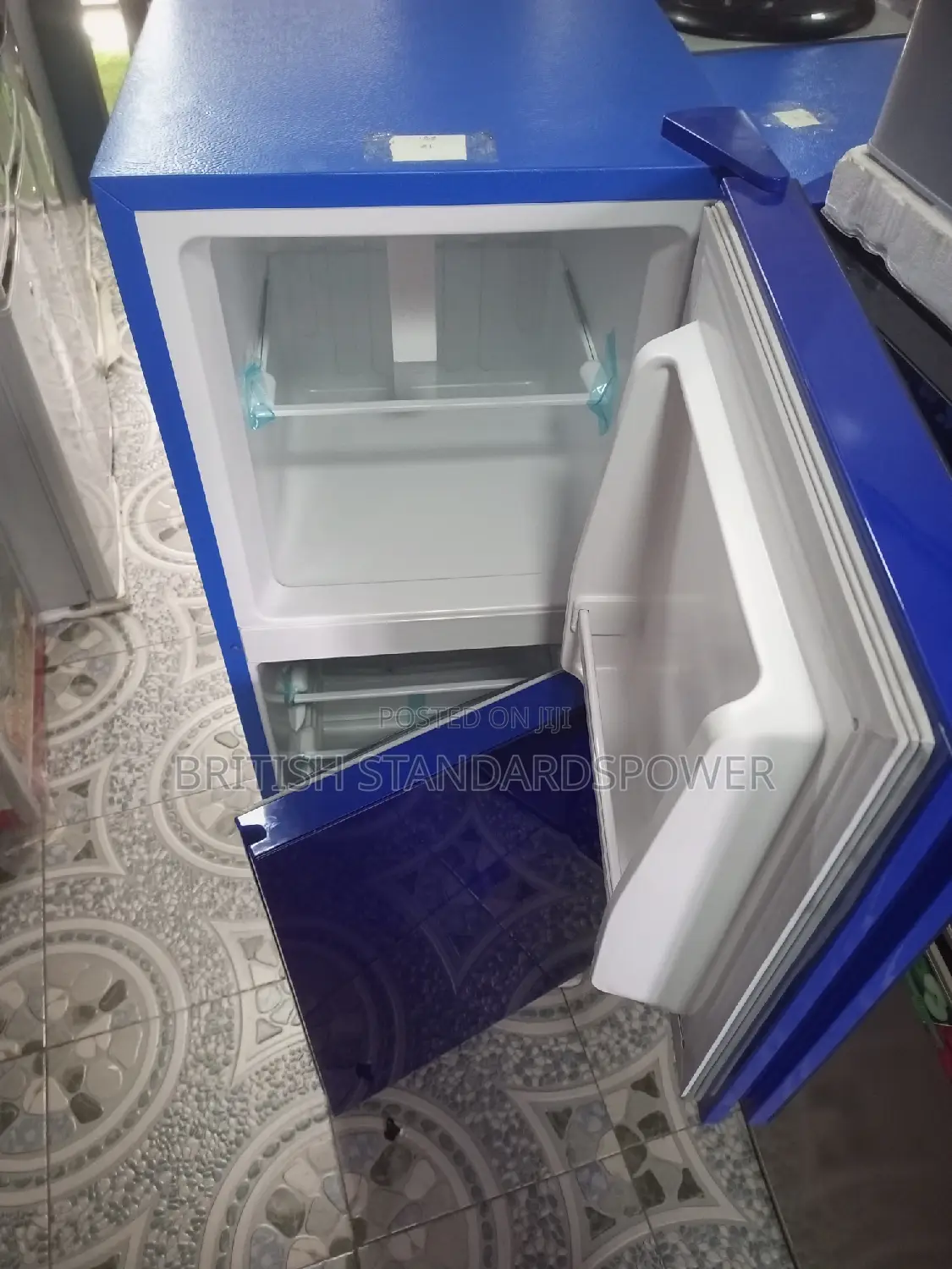 Fresh in Box Westpool Fridge Freezer 138l Energetic System