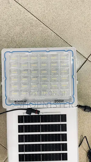 200w Super Bright Solar Flood Light With Separate Panel