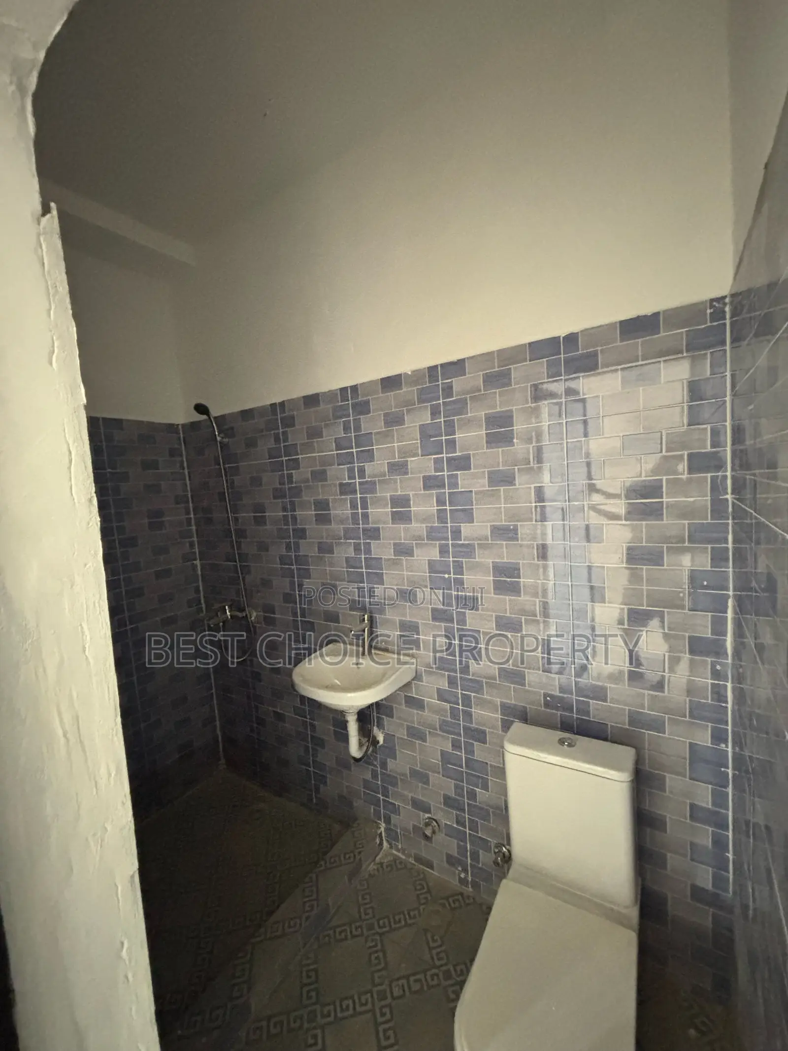 2bdrm Apartment in Community 1, Lake Side Estate for rent