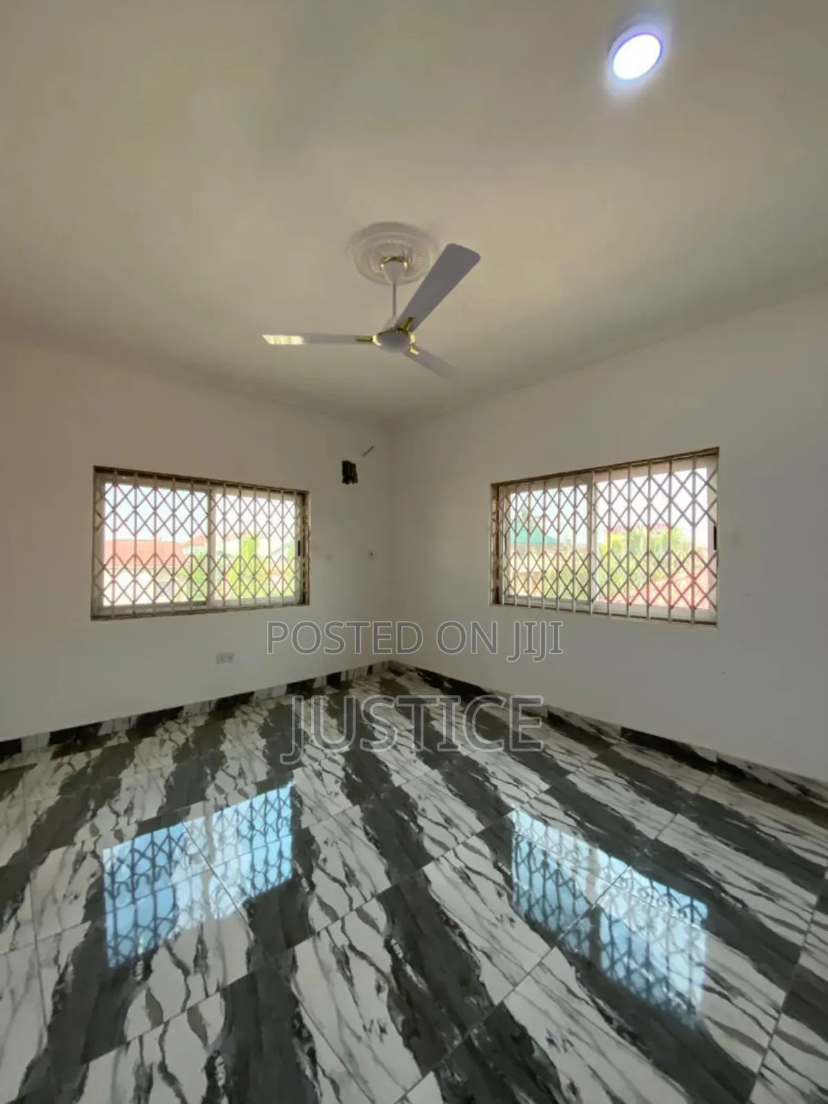 12bdrm Apartment in Com 18 Spintex for sale