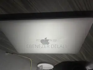 Laptop Apple MacBook Pro 2015 8GB Intel Core I5 SSD 128GB