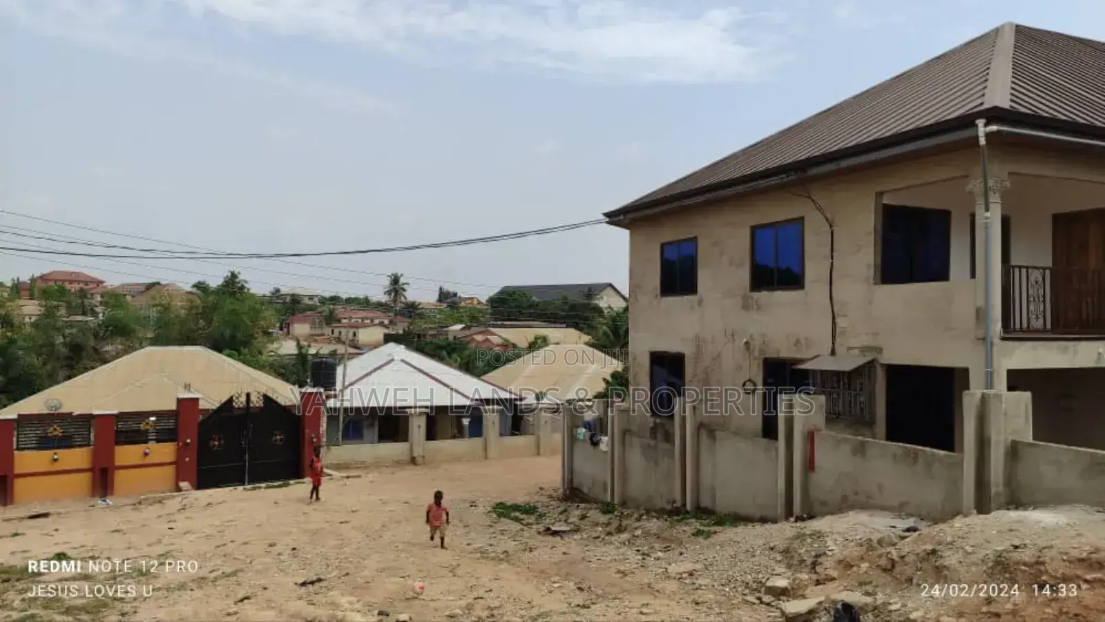 9bdrm House in Kumasi Metropolitan for sale