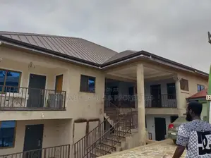 9bdrm House in Kumasi Metropolitan for sale