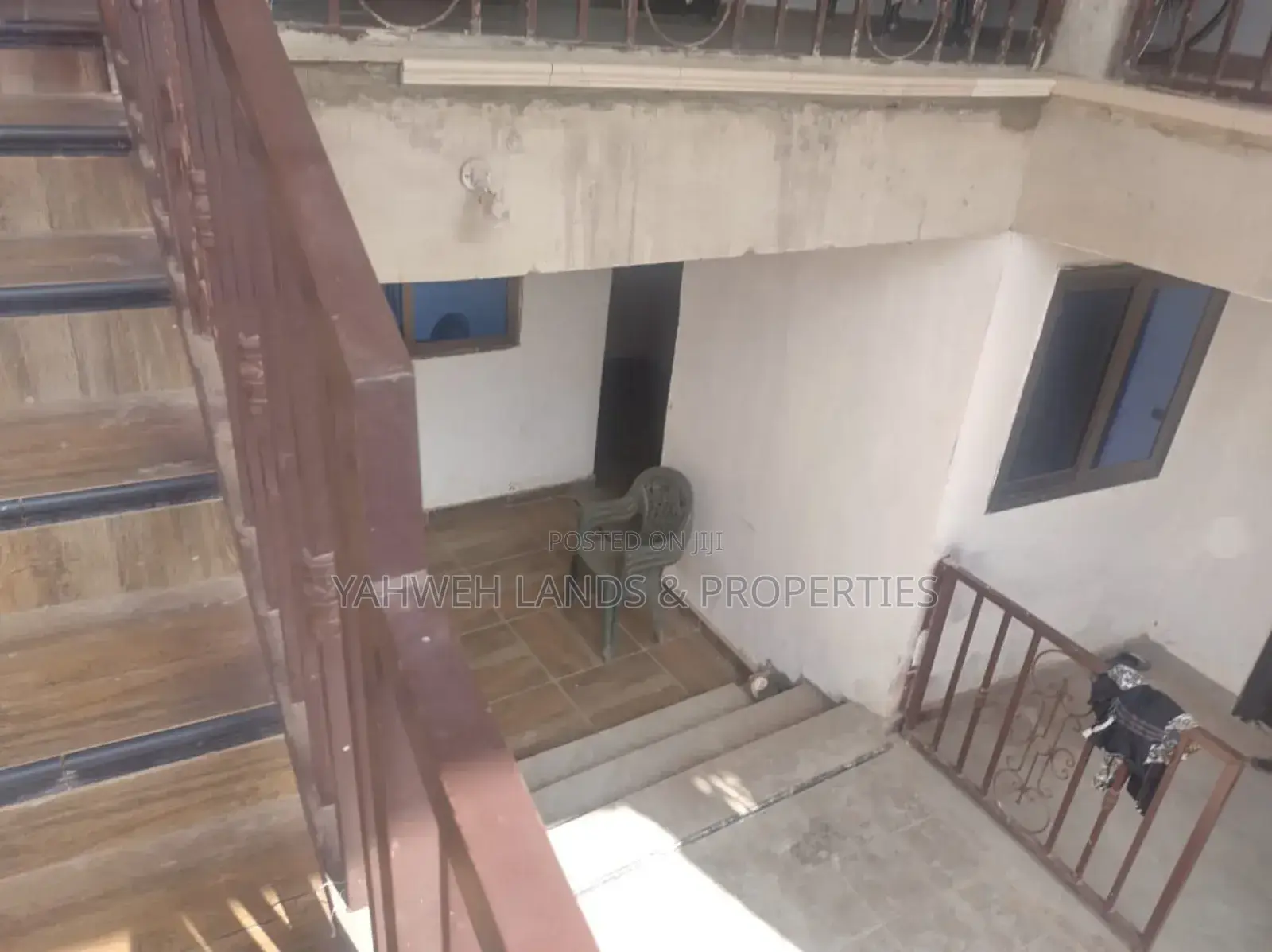 9bdrm House in Kumasi Metropolitan for sale