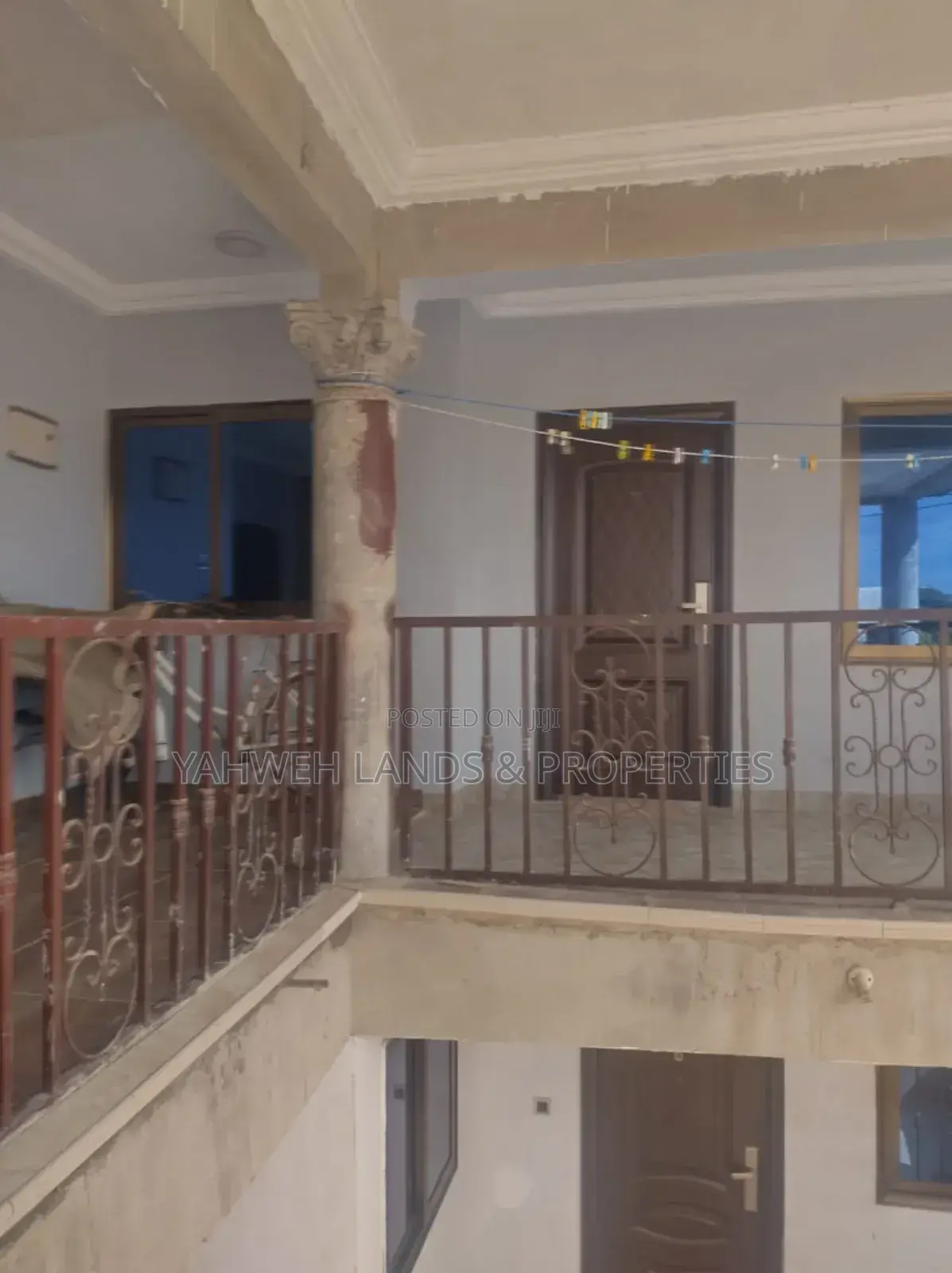 9bdrm House in Kumasi Metropolitan for sale