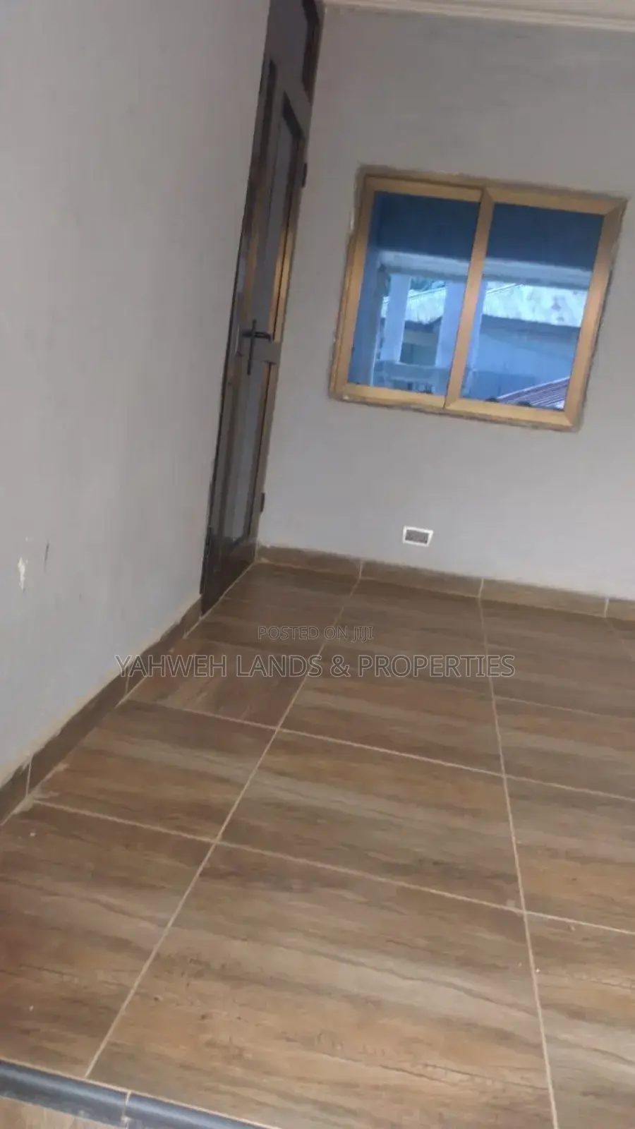 9bdrm House in Kumasi Metropolitan for sale