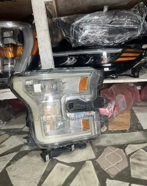 Ford F-150 - 2018 Right Chargeable Headlight ( Full Led )