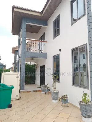 4bdrm Duplex in Community 20 Estate, Spintex for rent