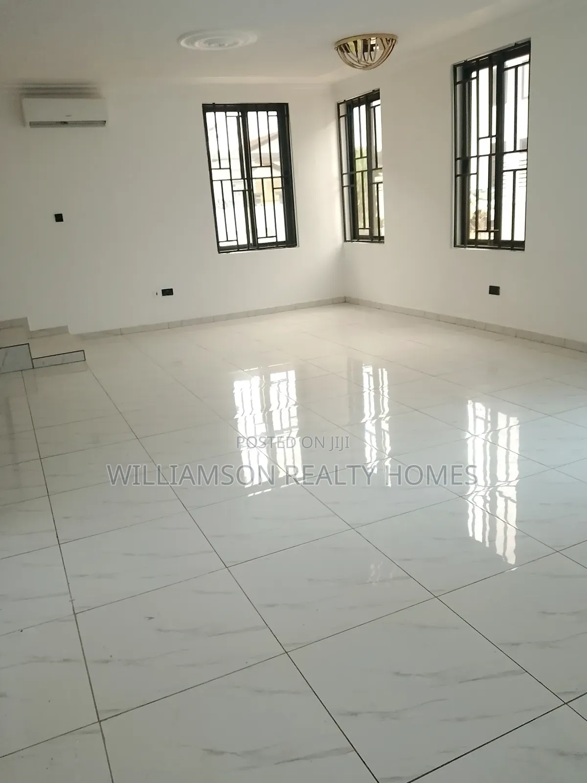 4bdrm Duplex in Community 20 Estate, Spintex for rent
