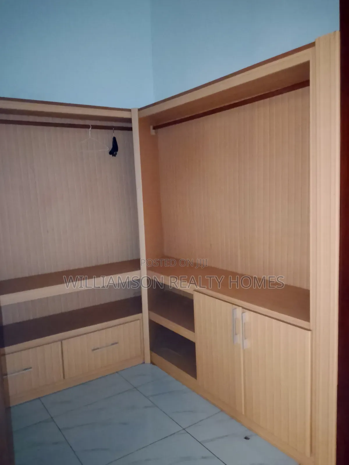 4bdrm Duplex in Community 20 Estate, Spintex for rent