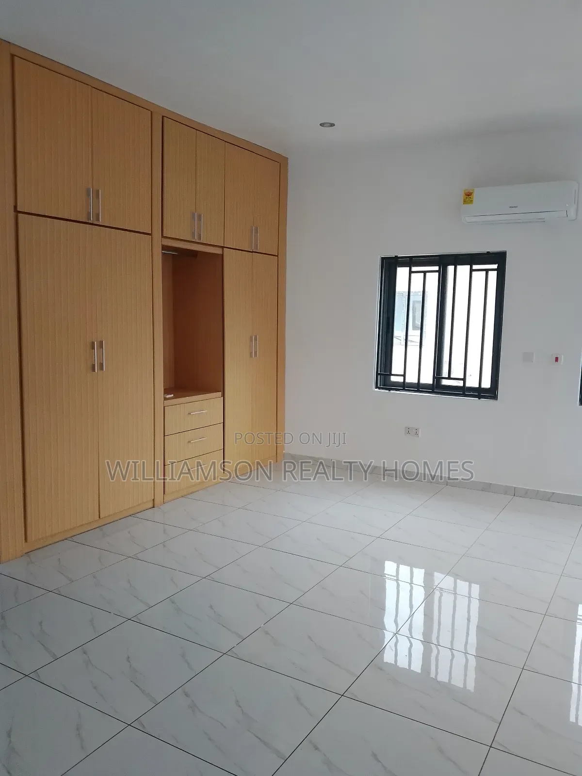 4bdrm Duplex in Community 20 Estate, Spintex for rent