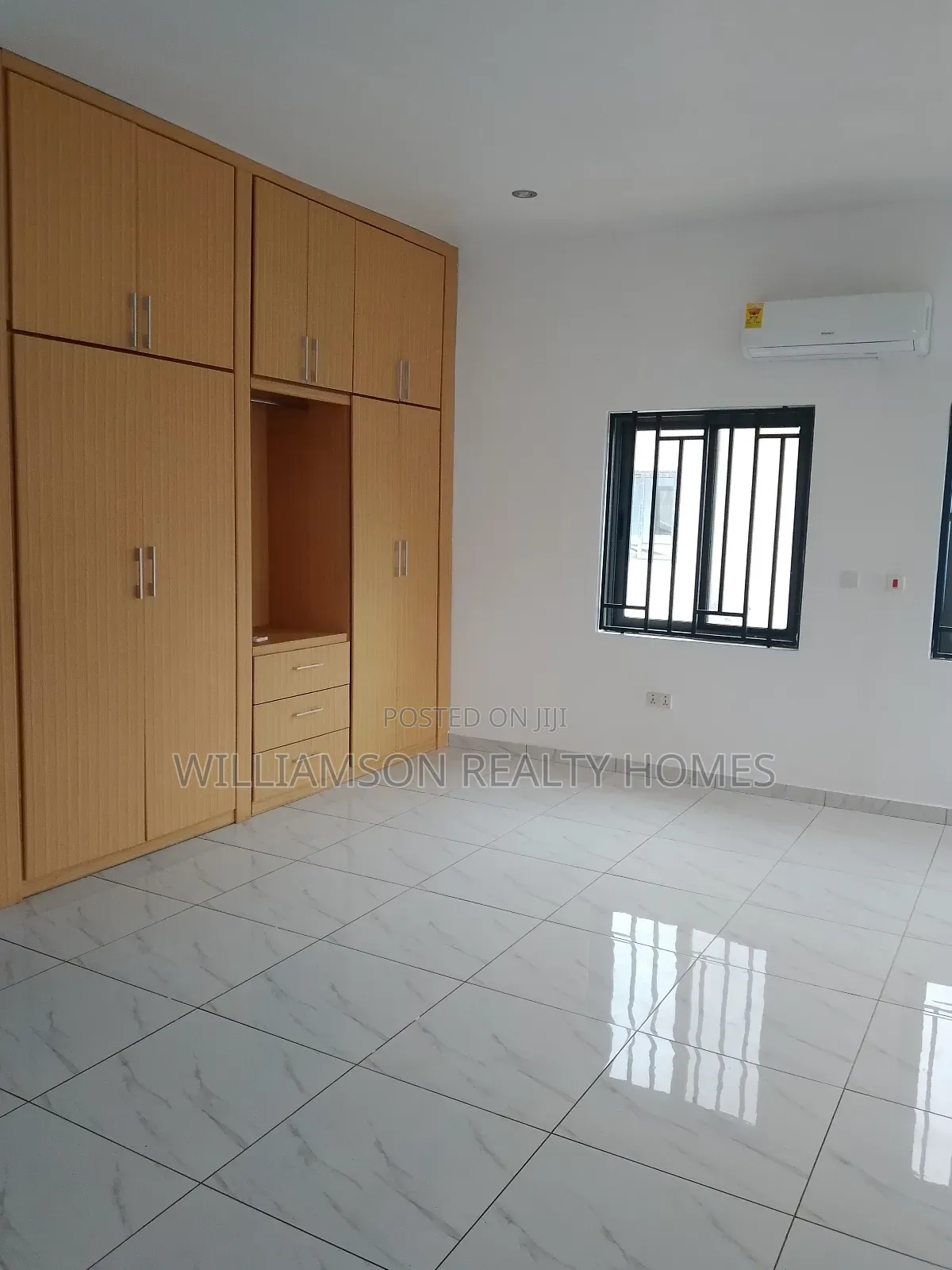 4bdrm Duplex in Community 20 Estate, Spintex for rent