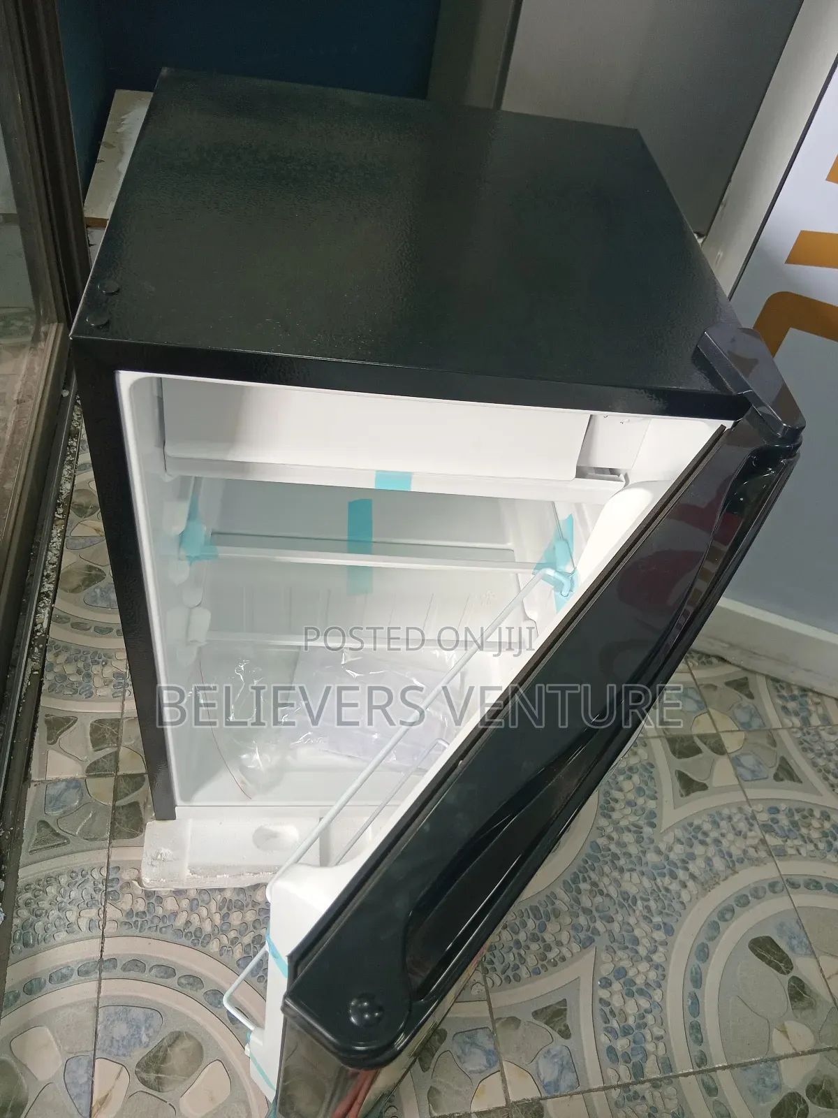 Westpool Stunning Chilling Ability 72l Single Door Fridge