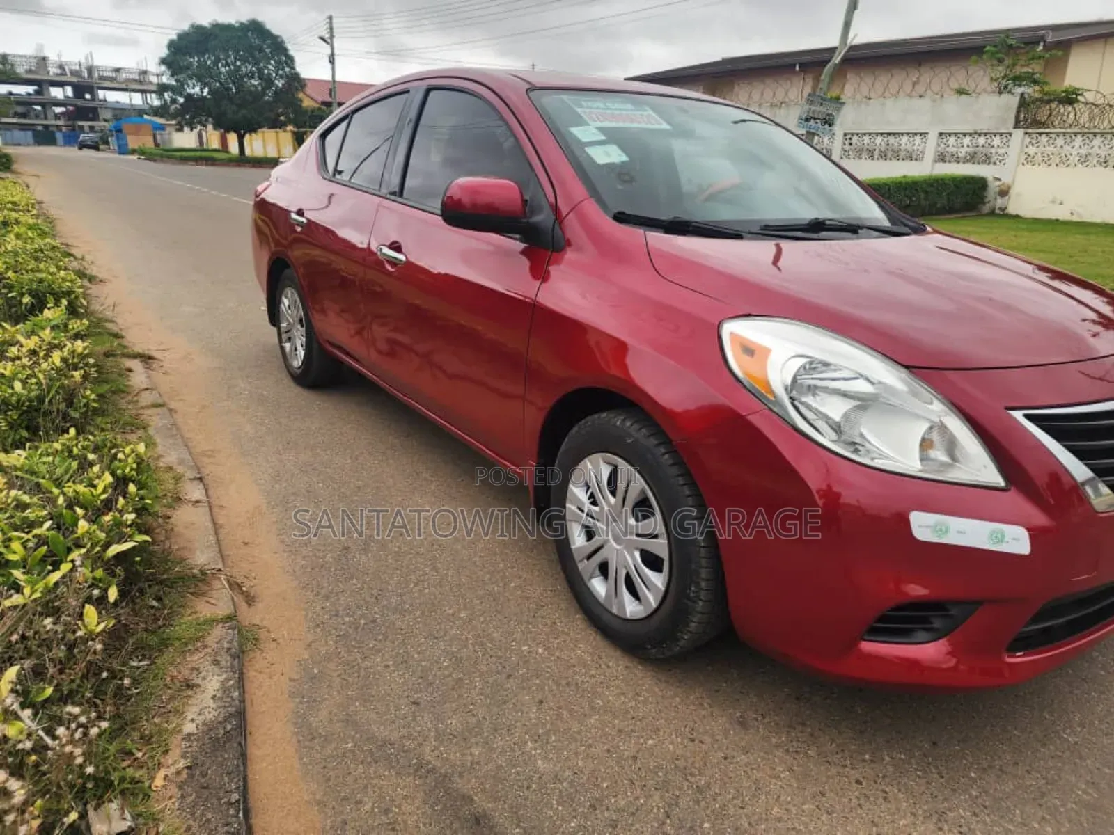 Nissan Versa 1.6 SV 2016 Red