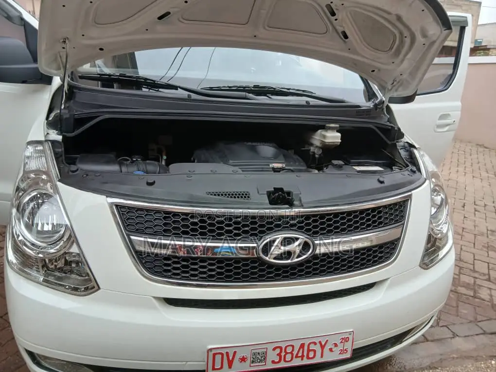 Hyundai Starex 2013 White