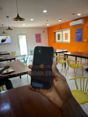 Apple iPhone 11 64 GB Black