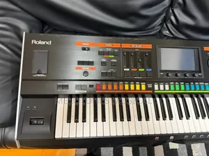 Roland Jupiter-80 76-Key Synthesizer Keyboard