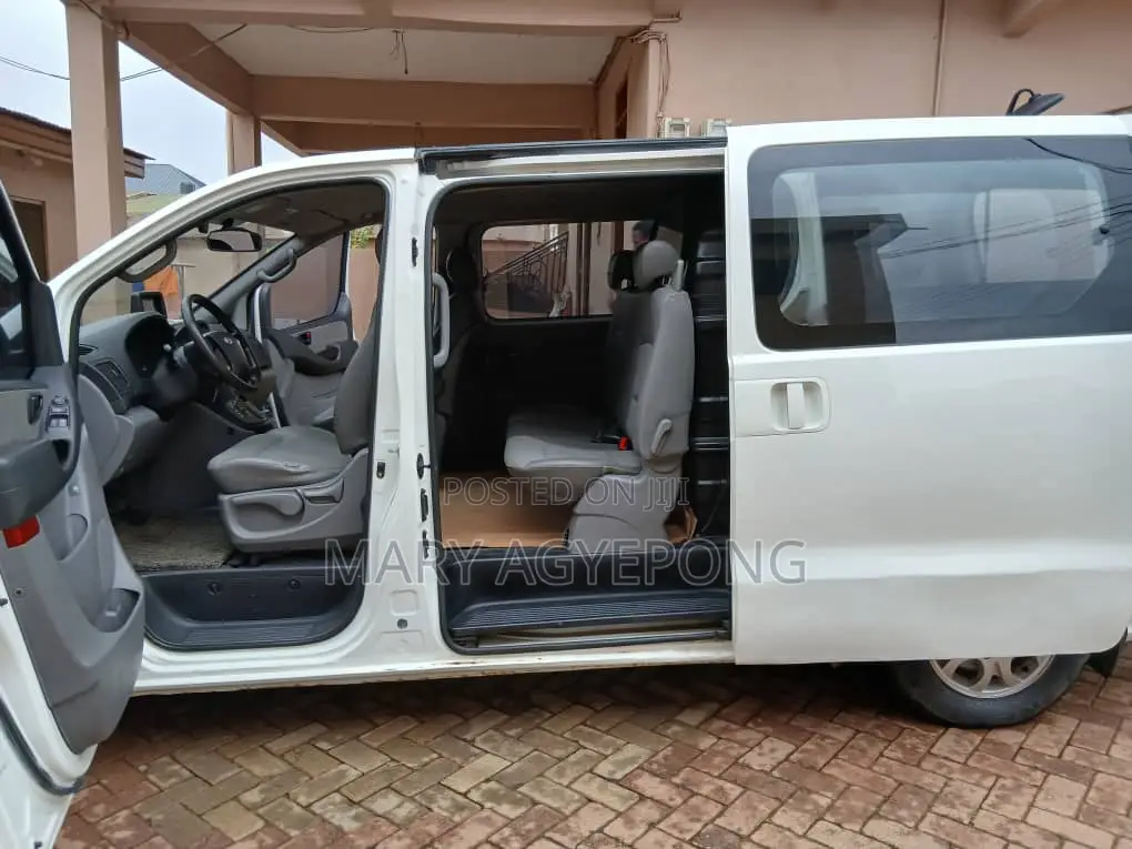 Hyundai Starex 2013 White