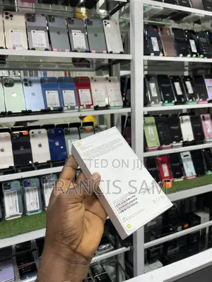 New Apple iPhone 13 128 GB Green