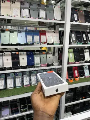 New Apple iPhone 13 128 GB Green