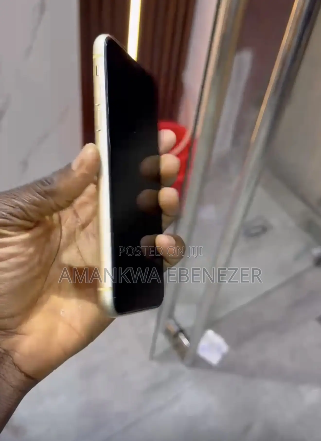 New Apple iPhone 11 64 GB Yellow