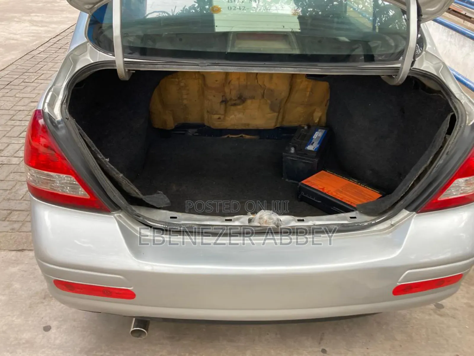Nissan Versa 2010 Silver