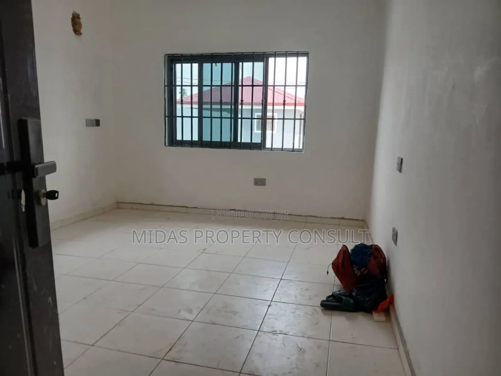 3bdrm House in Amrahia, Adenta for sale