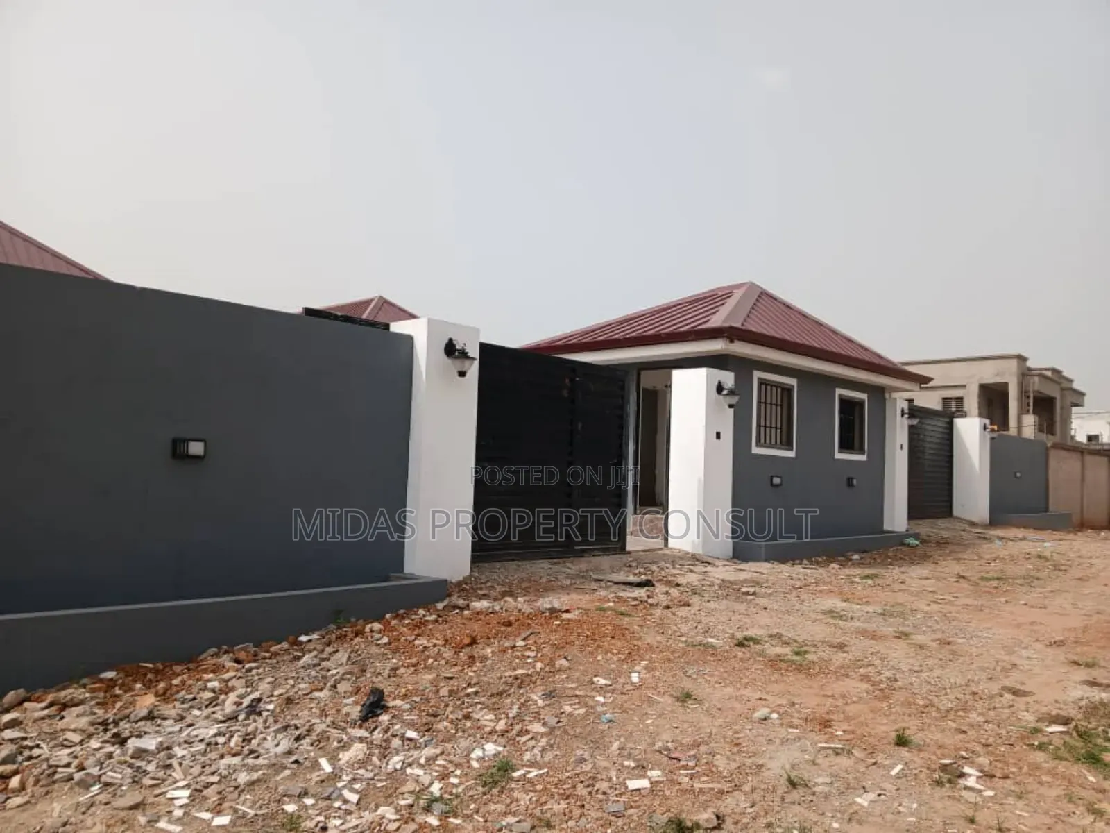 3bdrm House in Amrahia, Adenta for sale