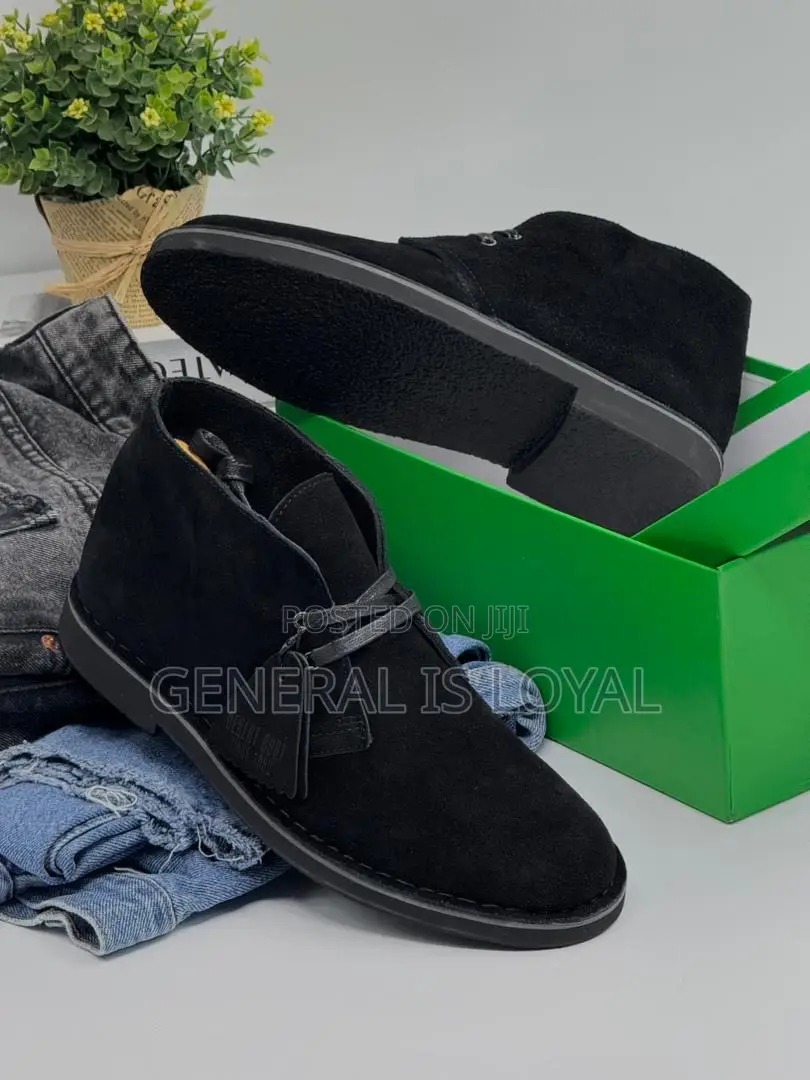 Original Clarks Boot /Black, Grey