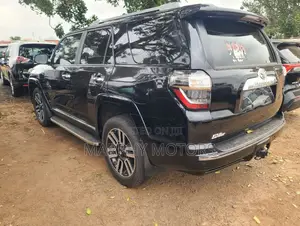 Toyota 4-Runner Limited 4WD 2024 Black