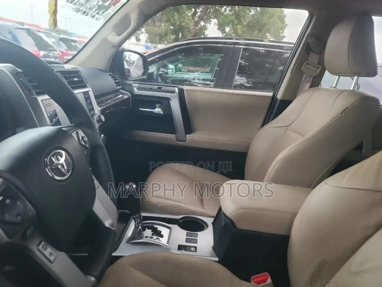 Toyota 4-Runner Limited 4WD 2024 Black