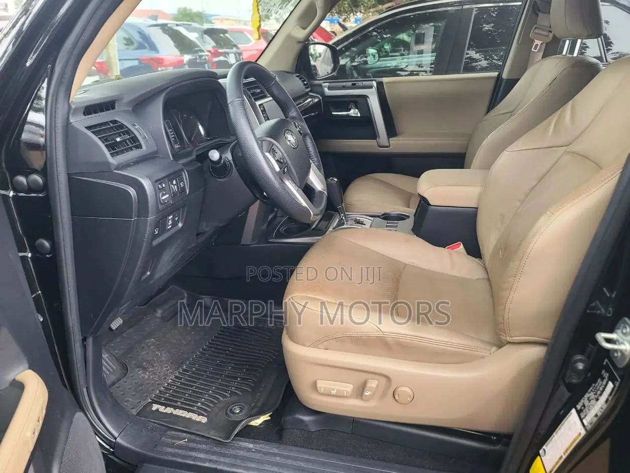 Toyota 4-Runner Limited 4WD 2024 Black