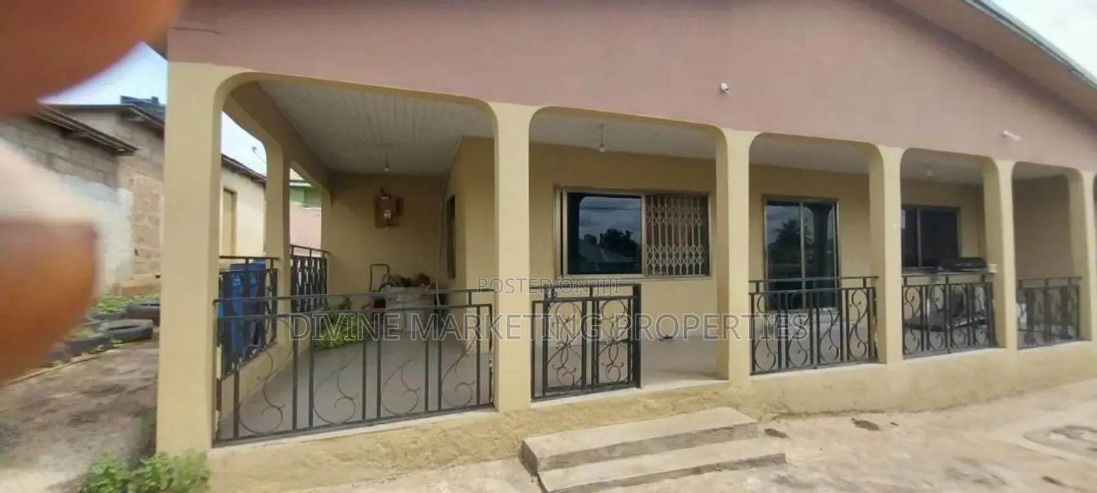 4bdrm House in Taifa Last Stop Area for sale