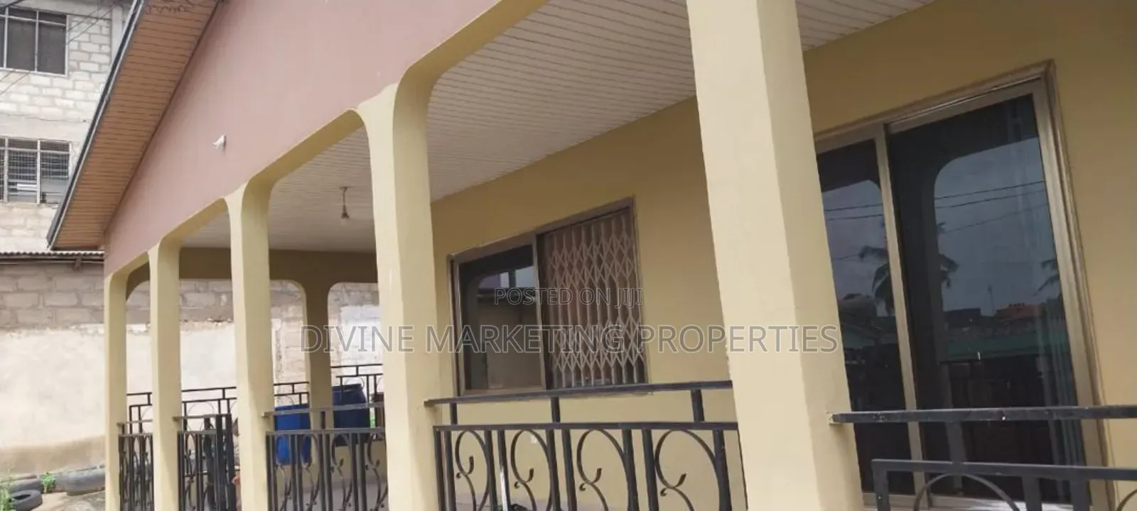4bdrm House in Taifa Last Stop Area for sale