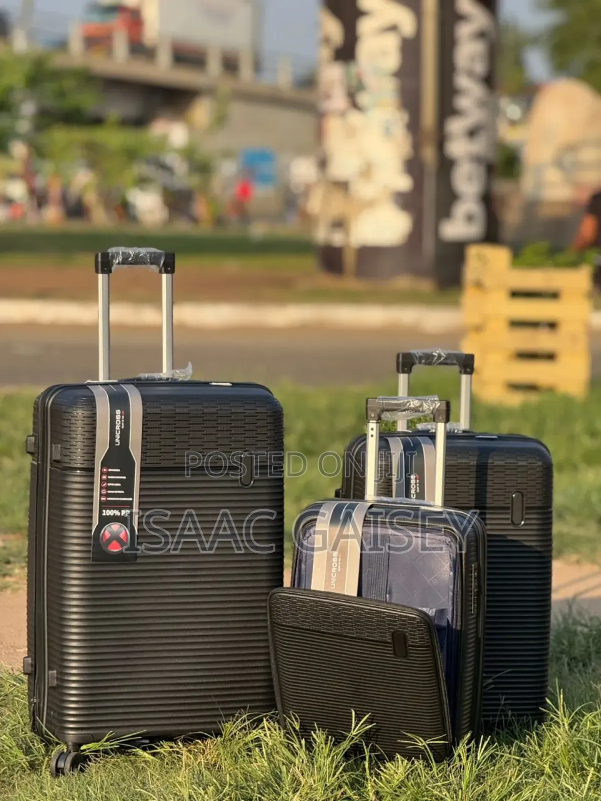 3set  Anticrake Luggages With Laptop Compartment