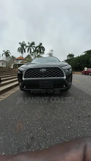 Toyota Corolla Cross LE 4WD 2024 Black