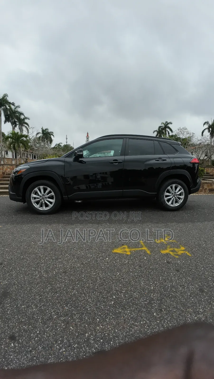 Toyota Corolla Cross LE 4WD 2024 Black