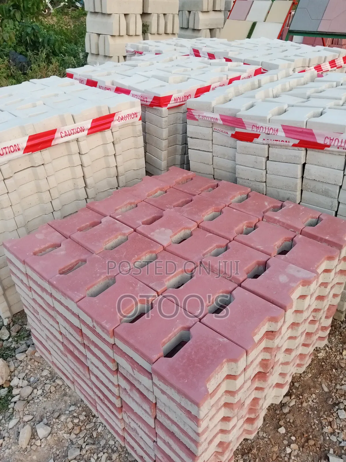 (I ) Shape Interlocking Pavers 60mm. Get 5-7%Discount