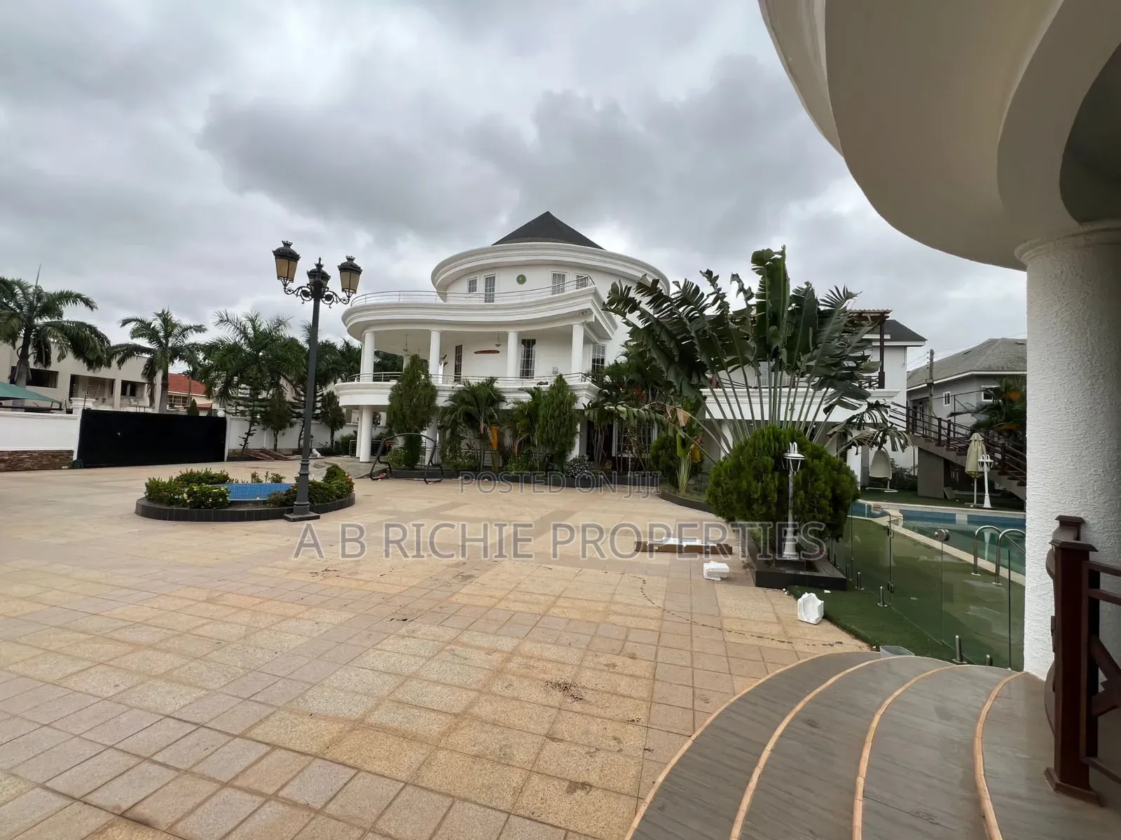 6bdrm Mansion in Ab Richie Properties, East Legon for sale