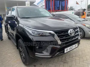 Toyota Fortuner 2021 Black